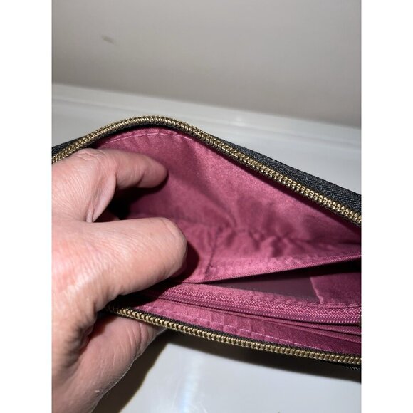 NWT TRAVELON Safe ID Wallet-RFID Blocking-Protects Your Identity Black Zip Aroun - Picture 10 of 15